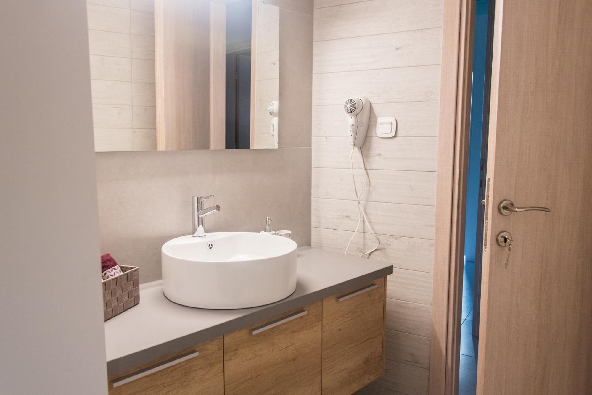 Comfy & Modern Apartment In The Heart Of Heraklion Екстериор снимка